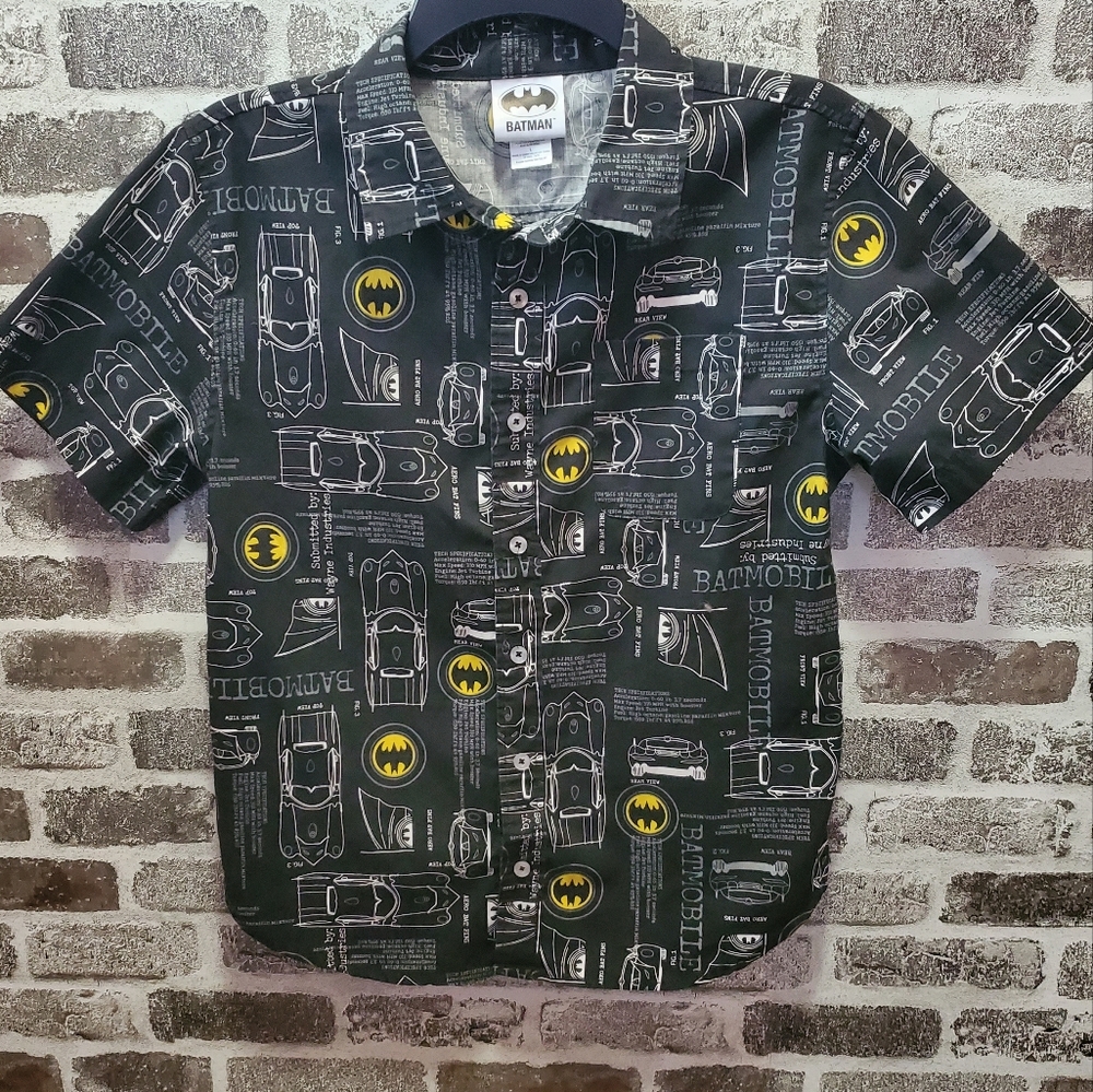 DC comics Batman boys large button down short sleeve shirt blacl yellow